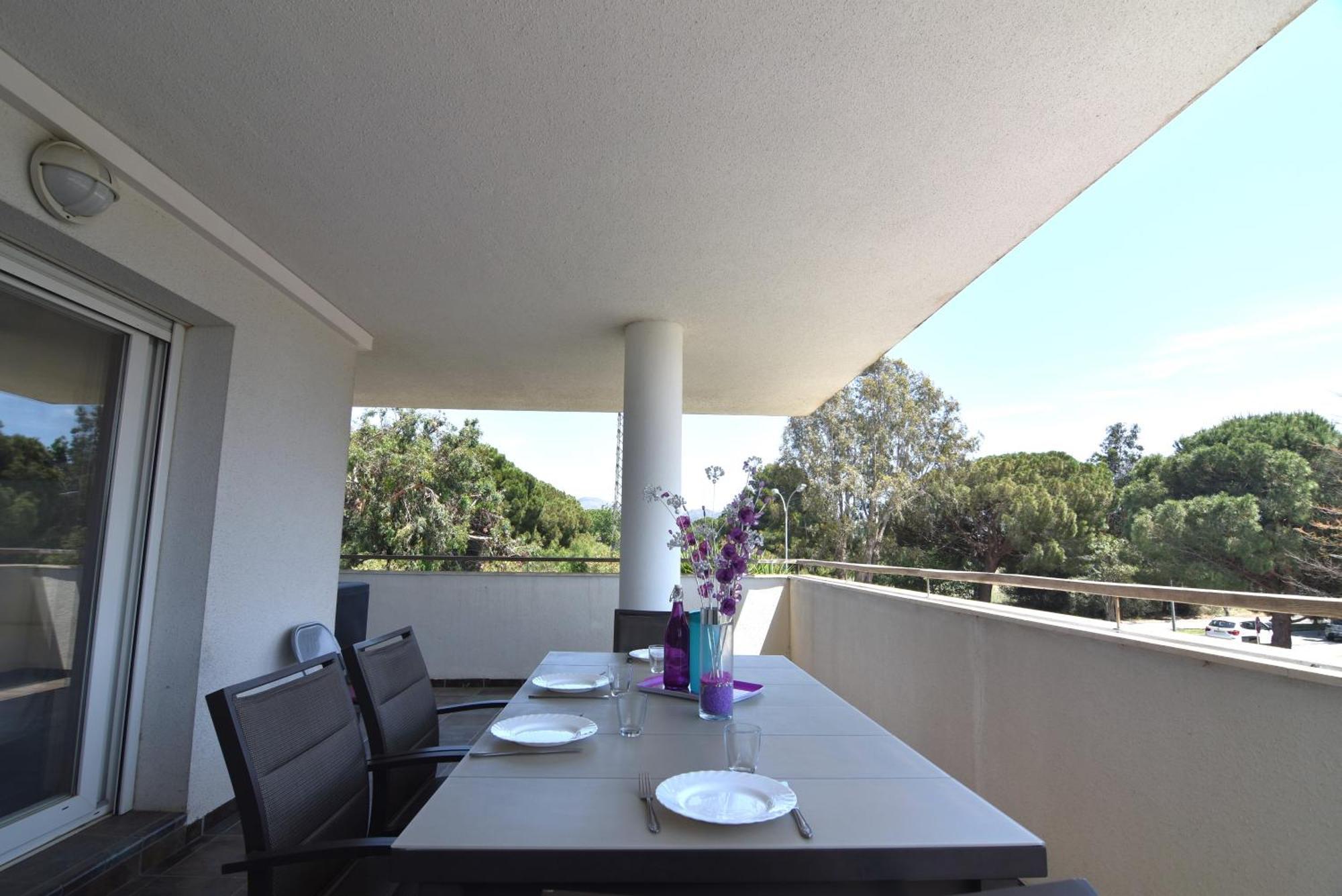 Appartement Rnet - Portomar 126 - En Santa Margarita, Roses: Gran Terraza, Aire Acondicionado, Parking.